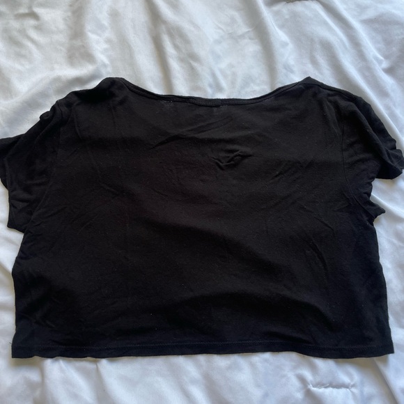 Black Flowy Crop Top - Picture 2 of 3